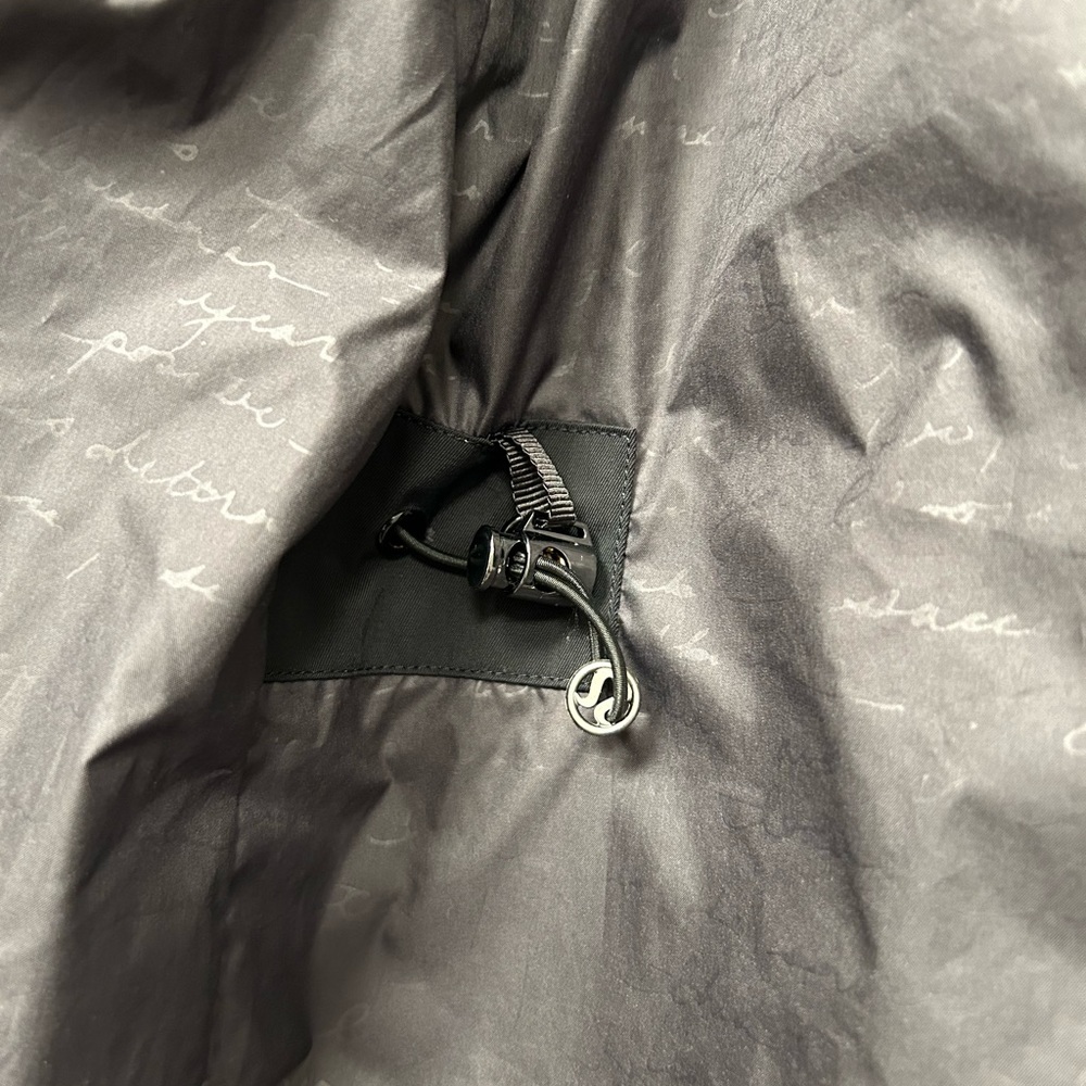 Lululemon Rain Jacket Sz 4 - Picture 4 of 4